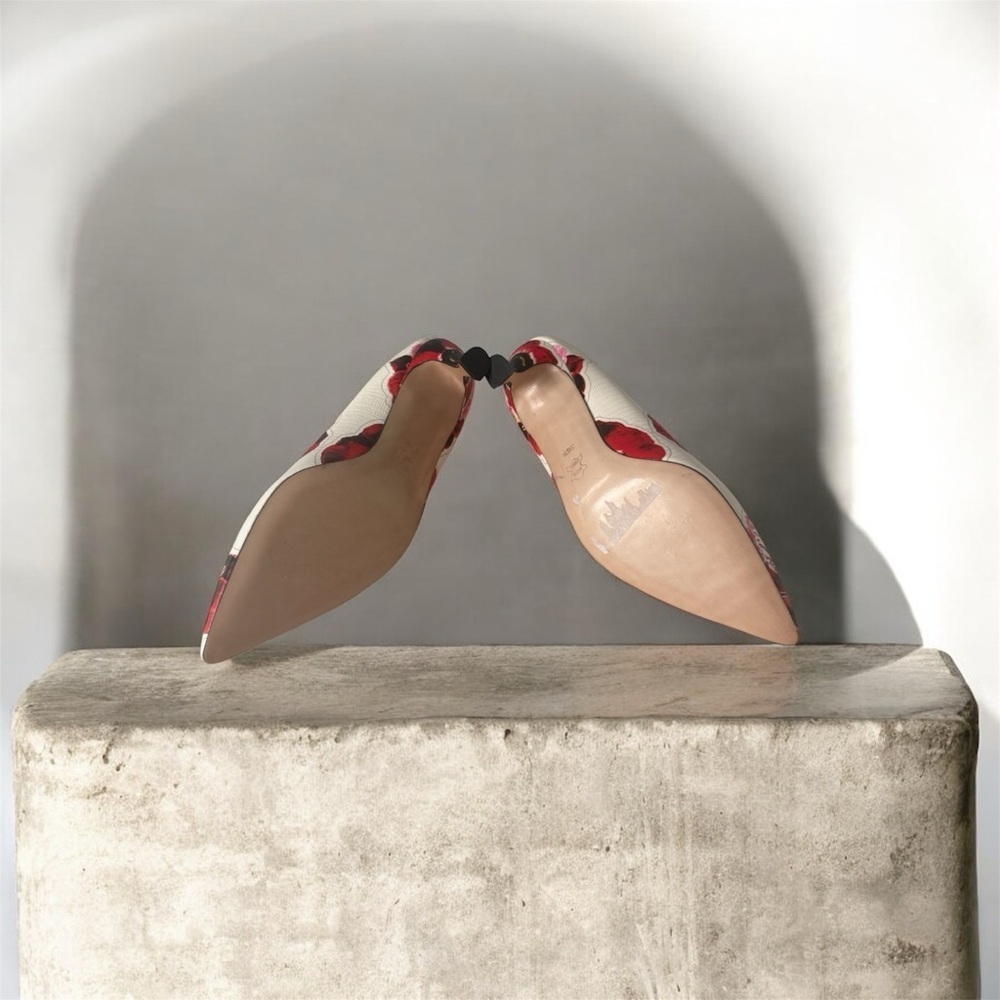SAMANTHA SUNG Red and Cream Floral Heels NWOT - Picture 2 of 2
